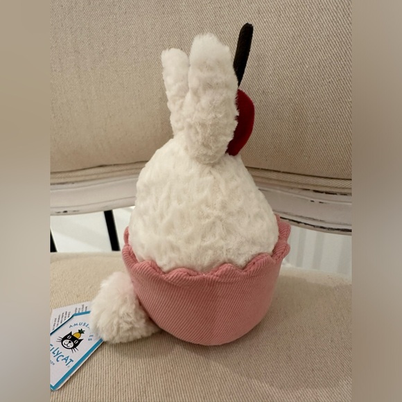 Retired NWT Jellycat NWT Dainty Dessert Bunny Cupcake Authentic - Picture 9 of 12